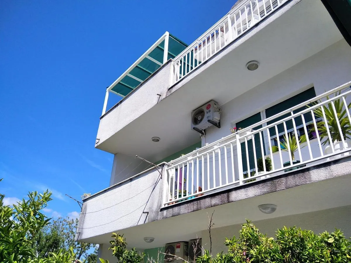Apartments With A Parking Space Kastel Stafilic, Kastela - 20694 Croatia