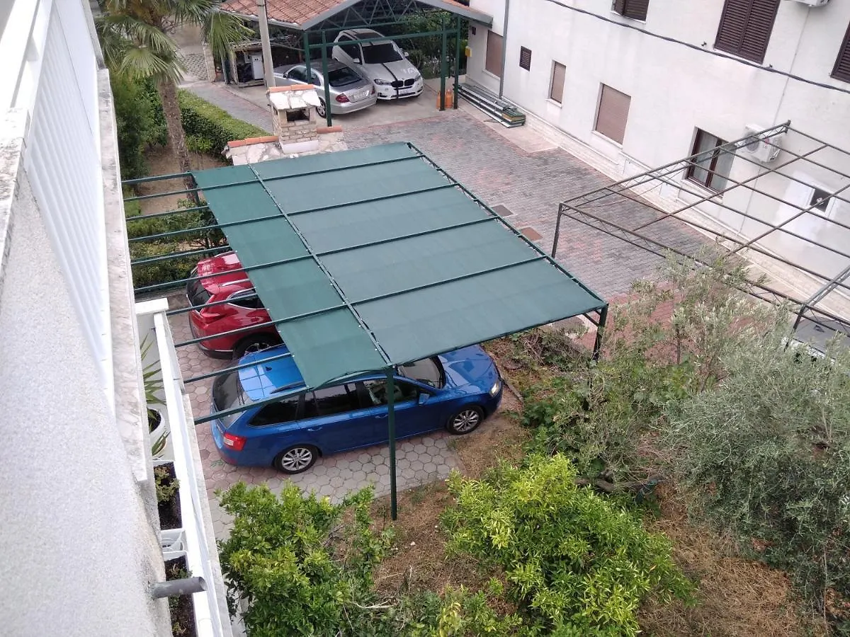 Apartments With A Parking Space Kastel Stafilic, Kastela - 20694