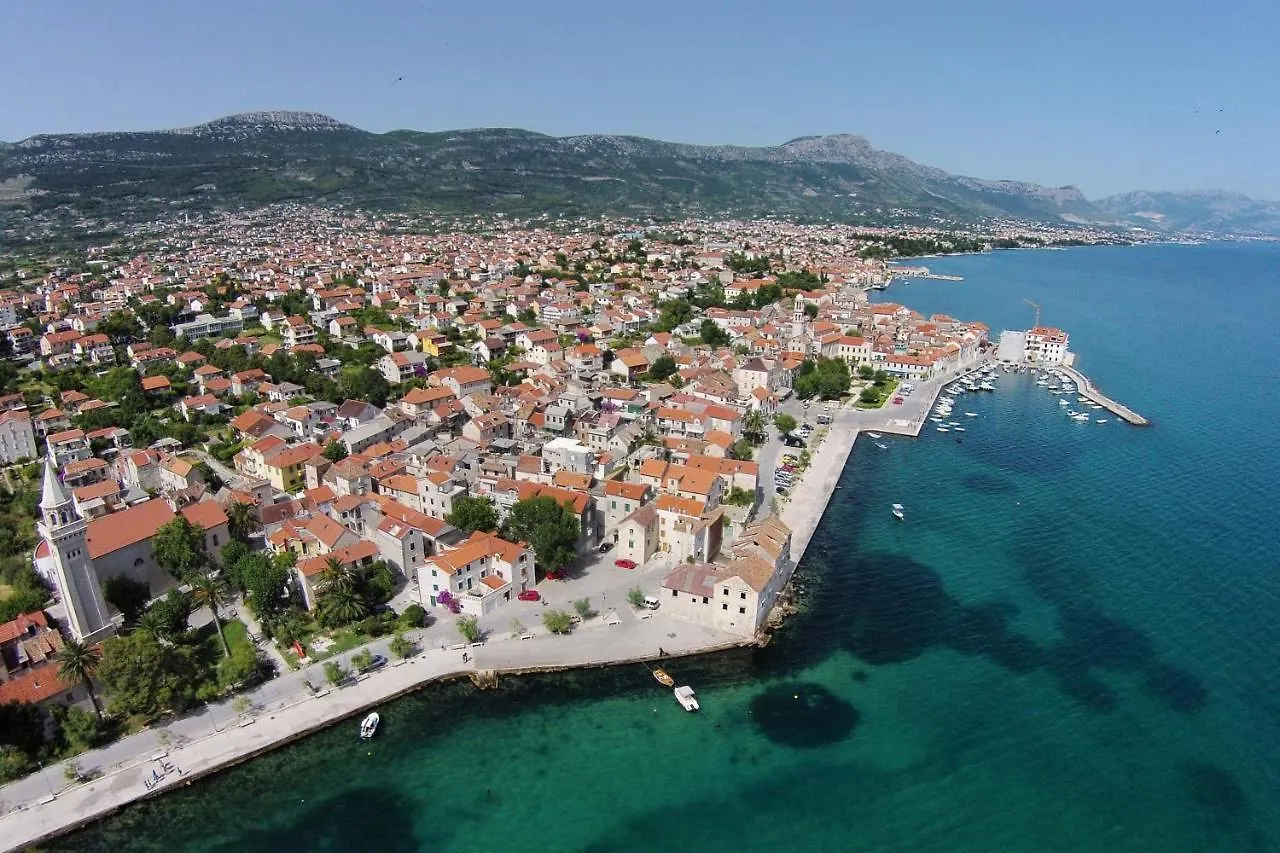 Apartments With A Parking Space Kastel Stafilic, Kastela - 20694