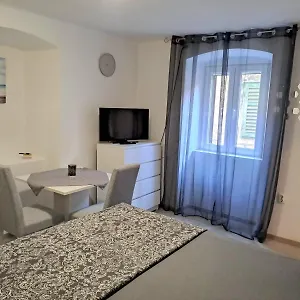 Apartament Lola, Kaštela